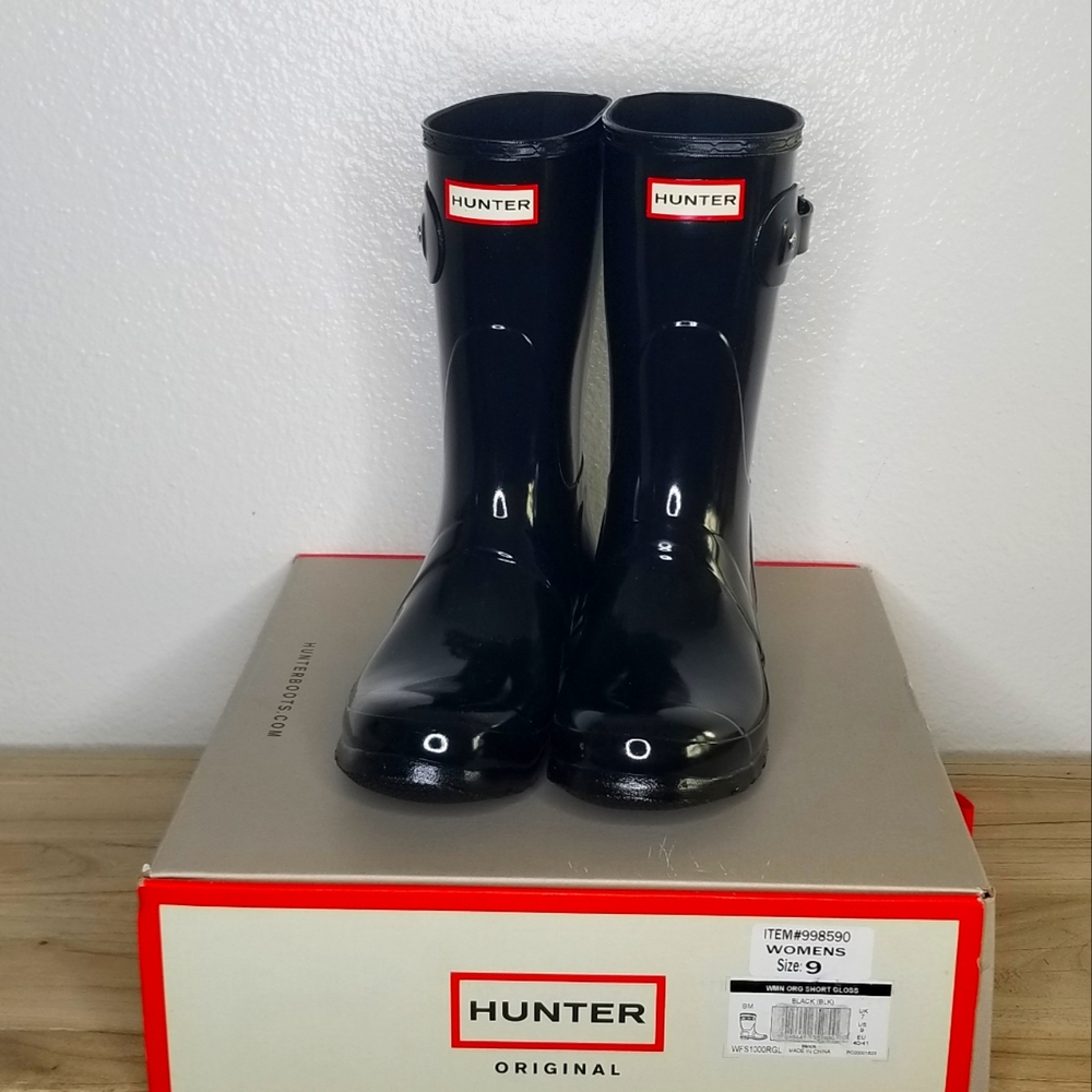 Hunter Women's Original Short Gloss Rain Boots in size 9- BRAND NEW